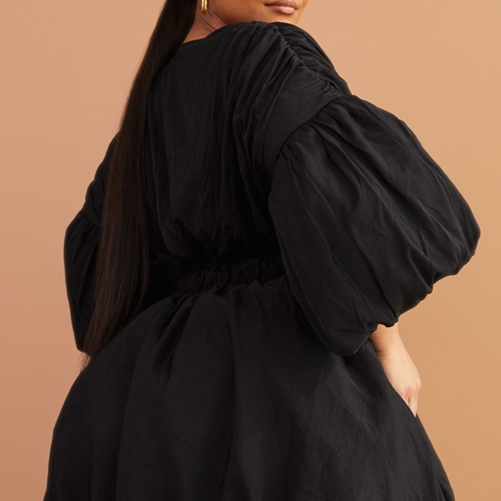 A black puffy dresses!